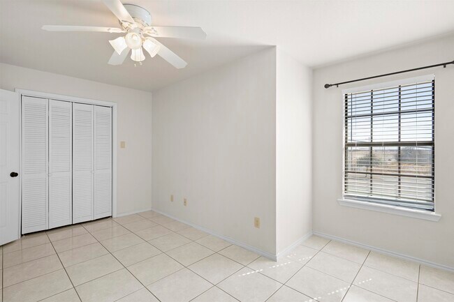 Building Photo - 100 Ramon Cardenas Dr