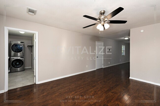 Building Photo - Beautifully Updated 4-Bedroom Home in West Mobile!