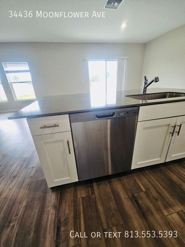 Building Photo - 34436 Moonflower Ave