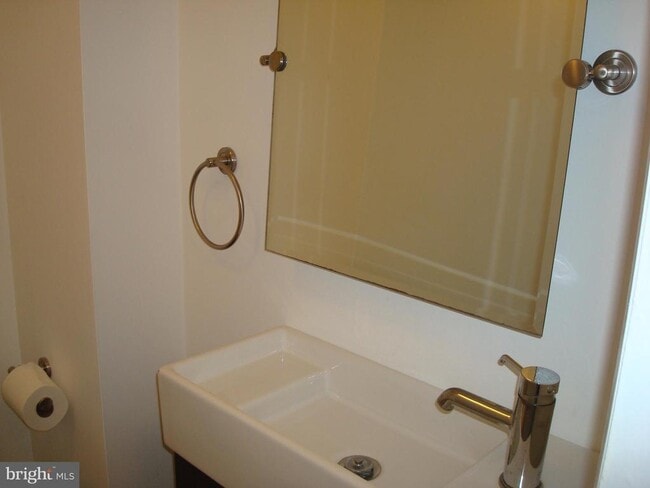 Building Photo - 1346 Faucett Dr