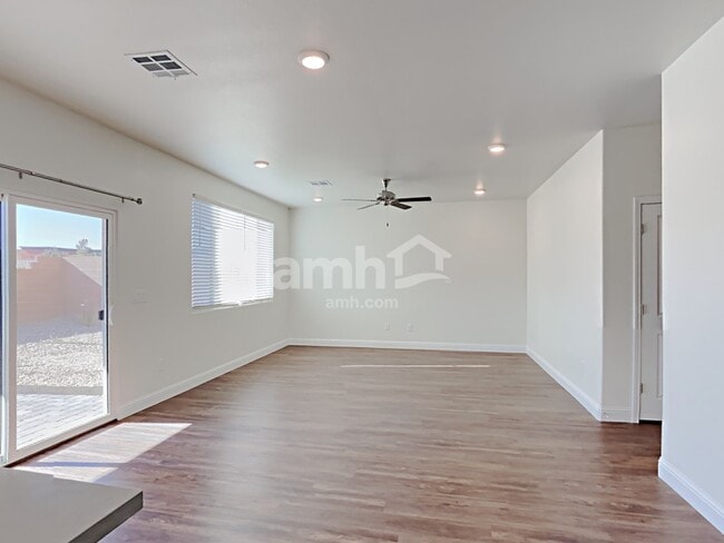 Building Photo - 723 Terrain Star Ave