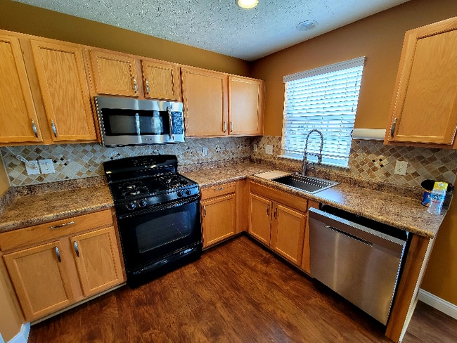 Building Photo - 625 Cleary Dr
