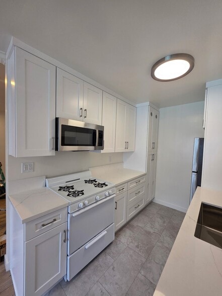Building Photo - 4469 Murietta Ave