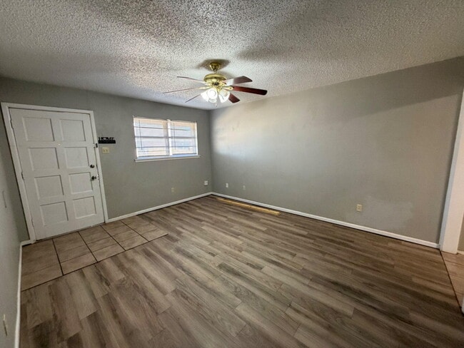 Building Photo - 7206 Avenue W