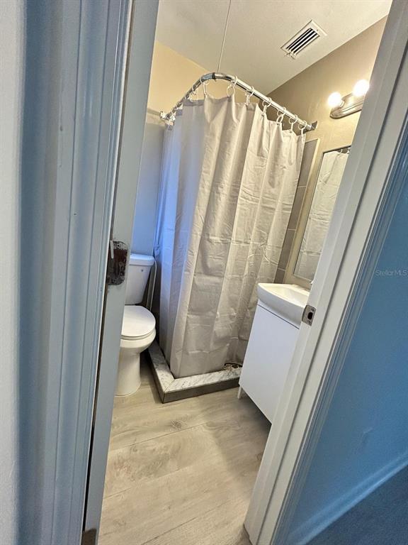 Building Photo - 3941 Wingward Ave