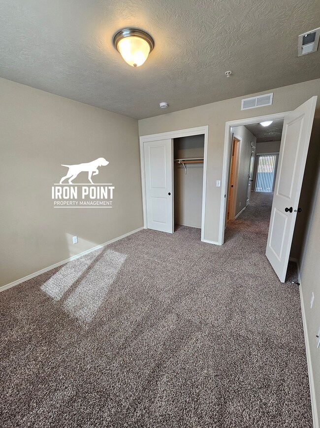 Building Photo - SC5700