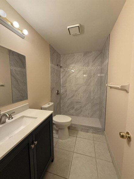 Building Photo - 12028 Royal Palm Blvd