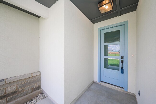 Building Photo - 1008 True Patriot Dr