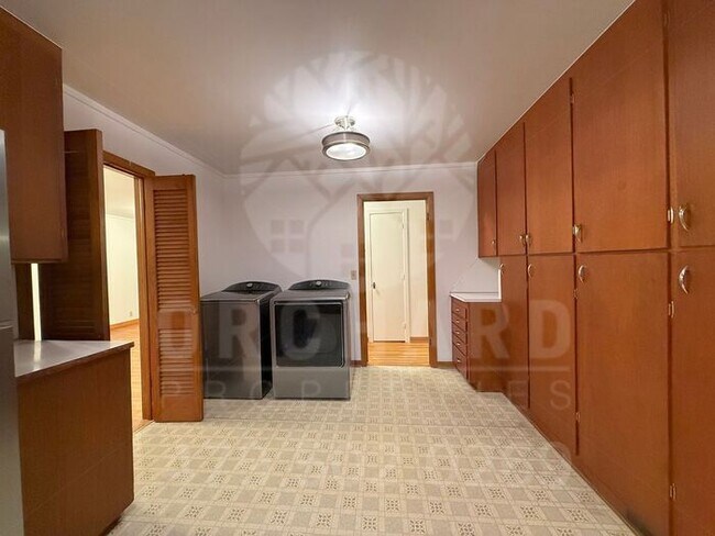 Building Photo - 3 bedroom, 2 Bath House Near University of Arkansas campus