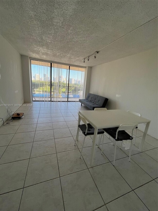 Building Photo - 20301 W Country Club Dr