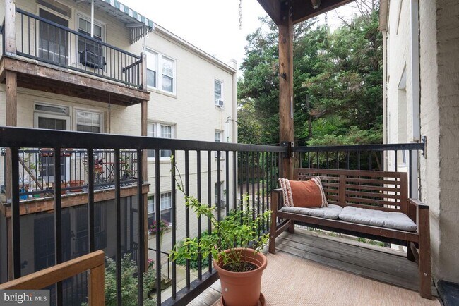 Building Photo - 5112 Connecticut Ave NW