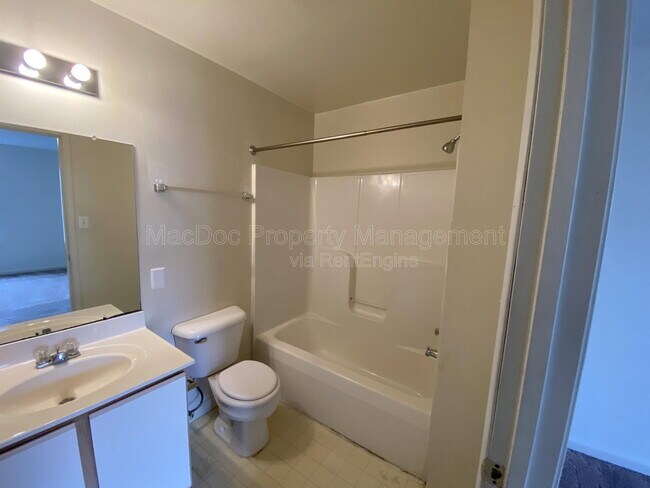 Building Photo - 76 Red Maple Ct