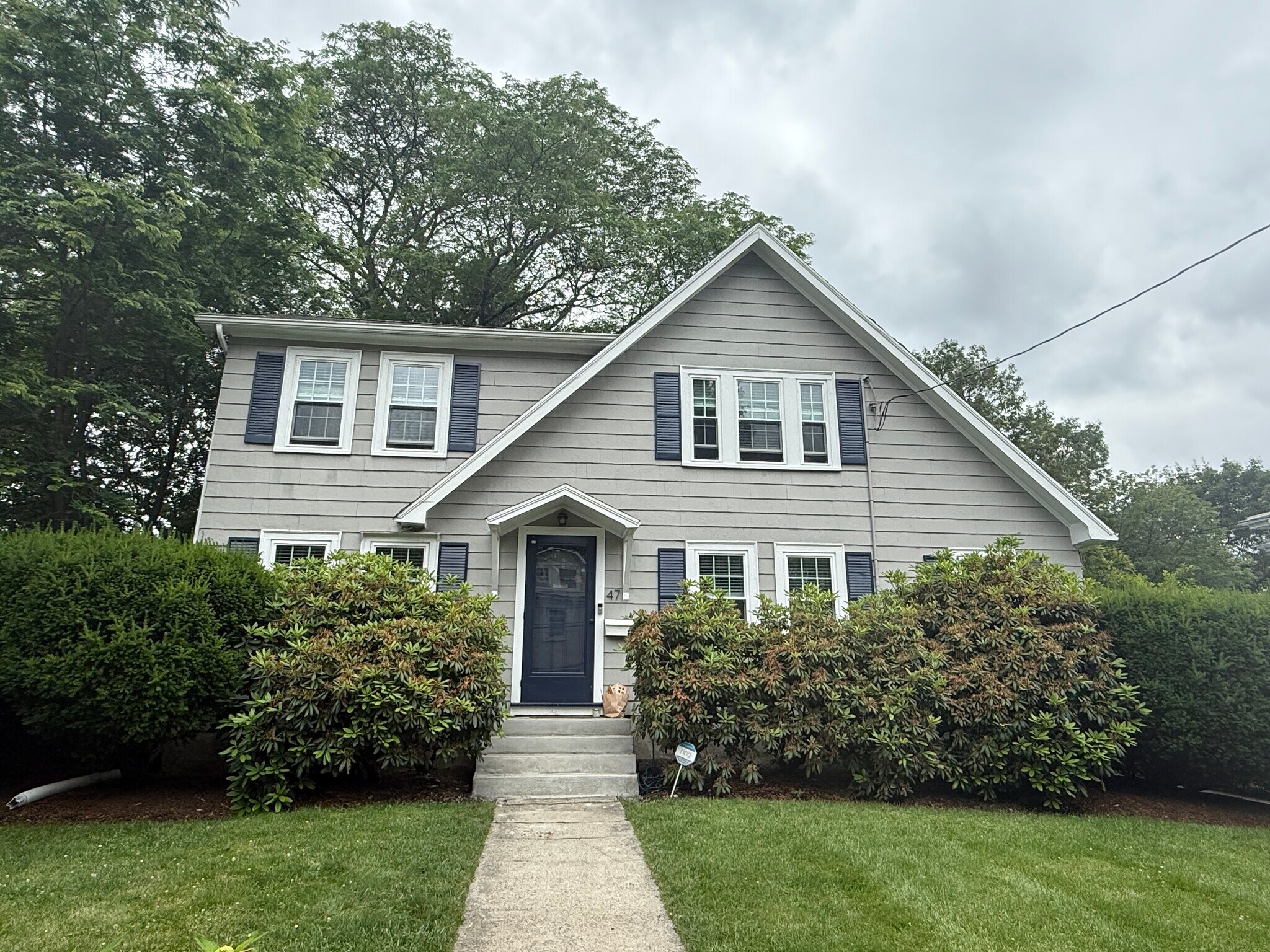 Building Photo - 47 Maplewood Ave
