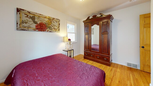 Bedroom - 2600 Xylon Ave S