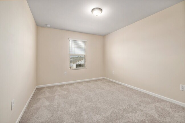 Building Photo - 3 Bedrooms, 2.5 Bathrooms, and 2083 sqft. comfortable and versatile Osprey plan in Raleigh 540 We...