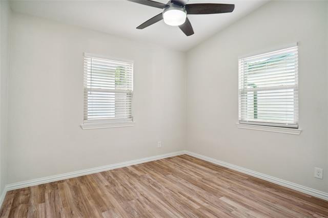 Building Photo - 902 Jardin Dr