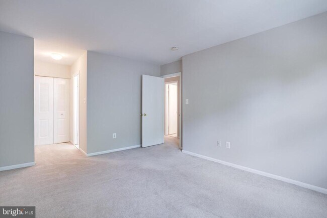 Building Photo - 4685 Forestdale Dr