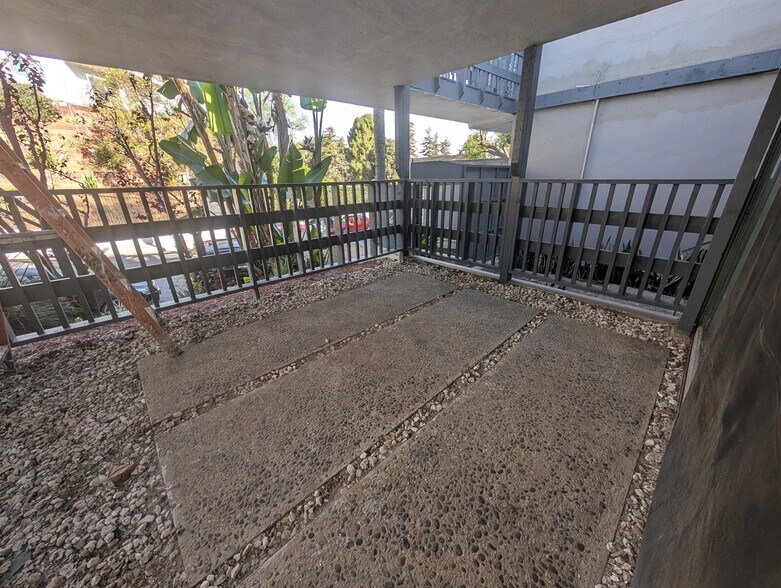 Building Photo - 4150 Hillcrest Dr