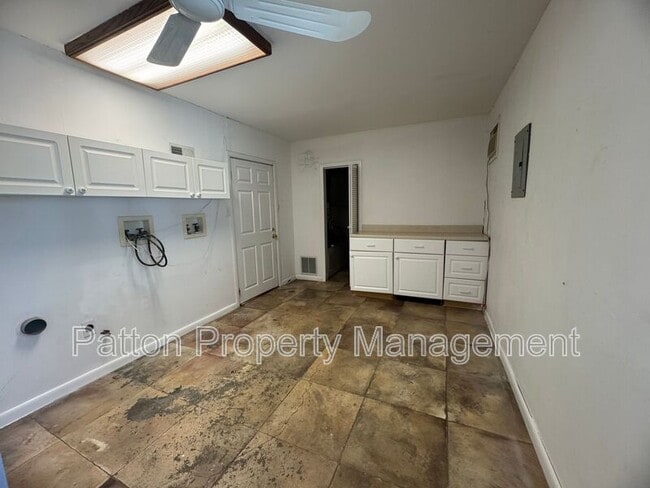 Building Photo - 5112 Arden Rd