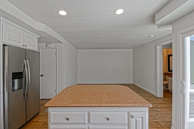 Building Photo - Bright & Spacious, 4BR3BA Home in the Private, Gated Community w/ 2 Pools, Clubhouse, Playground ...