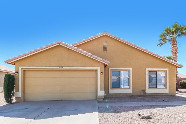 Building Photo - 9015 W Roanoke Ave