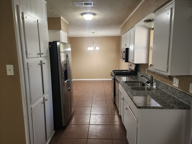 Building Photo - 1175 Dublin Dr