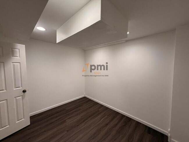 Building Photo - 2707 Westwind Dr