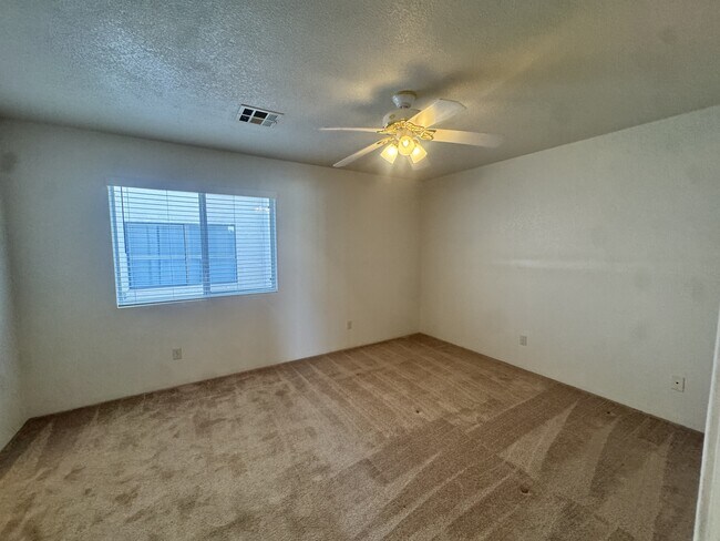 Building Photo - 3423 McCormick Blvd