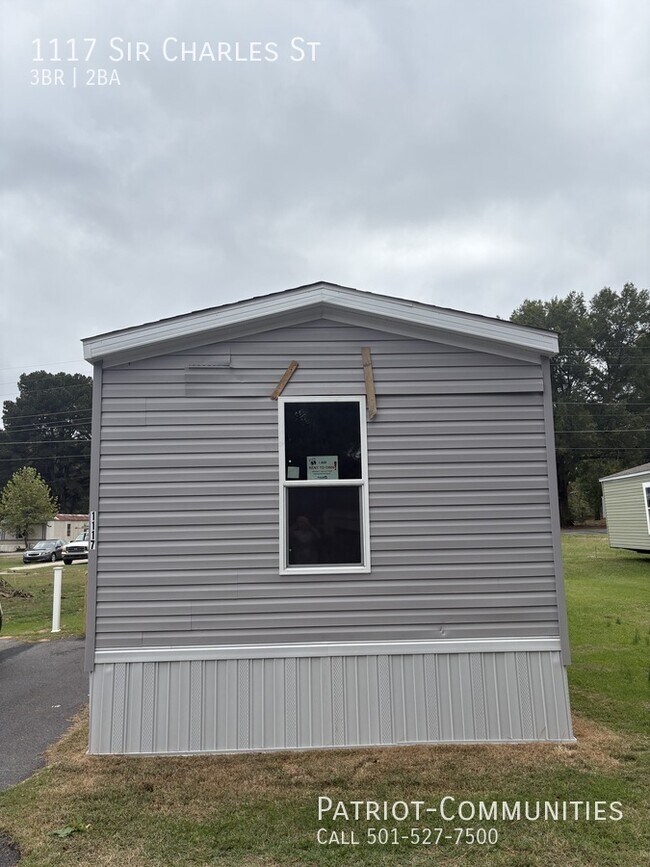 Building Photo - 1117 Sir Charles St