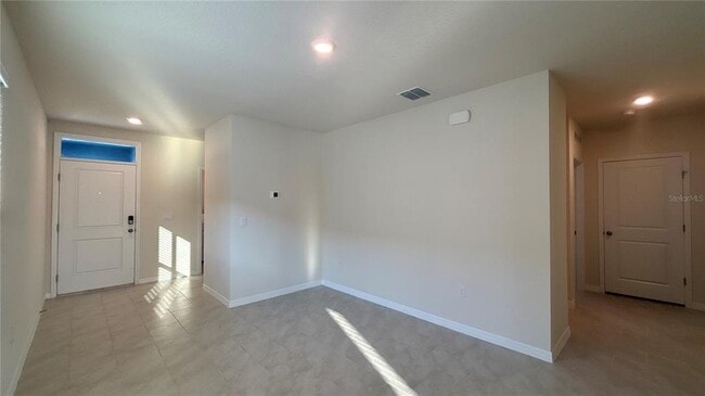 Building Photo - 2948 Waterlily Wy