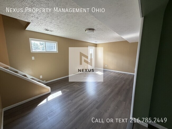 Building Photo - 6475 Sandfield Dr