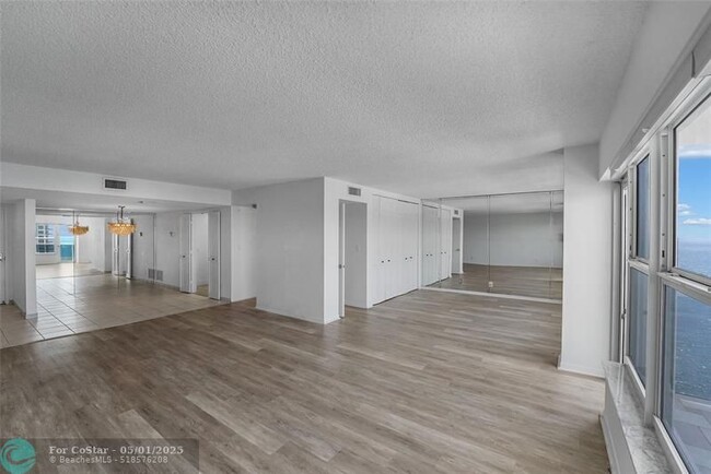 Building Photo - 3500 Galt Ocean Dr