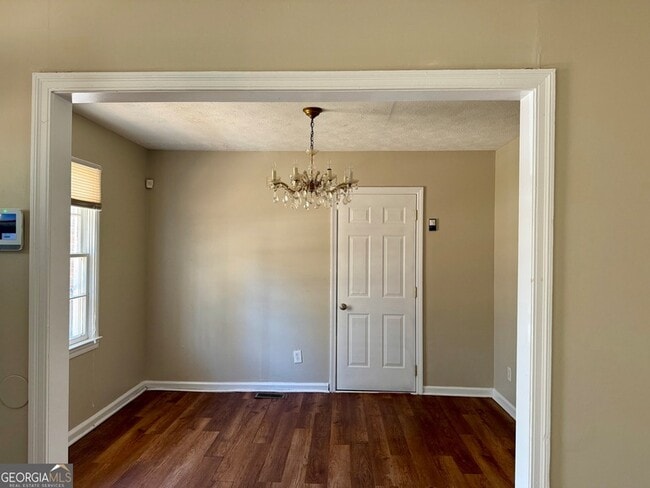 Building Photo - 2913 Horse Shoe Dr