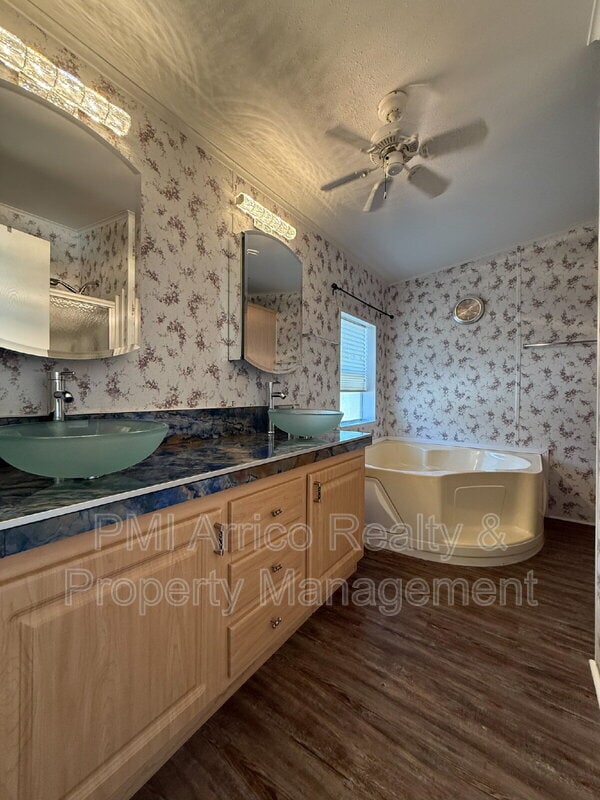 Building Photo - 3515 Zephyr Ln