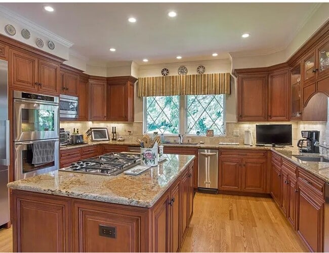 Building Photo - 4 Bed 3 Bath Elegant Home In Lafayette W/ ...