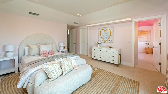 Building Photo - 720 Amalfi Dr