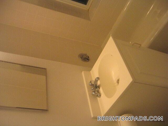 Building Photo - 115 Kilsyth Rd