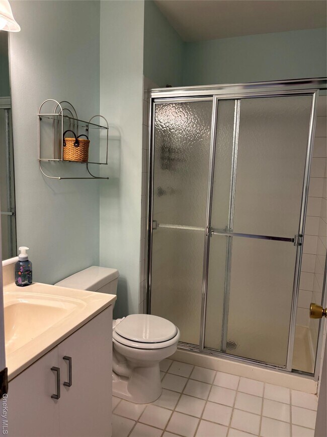 Building Photo - 825 Spring Lake Dr