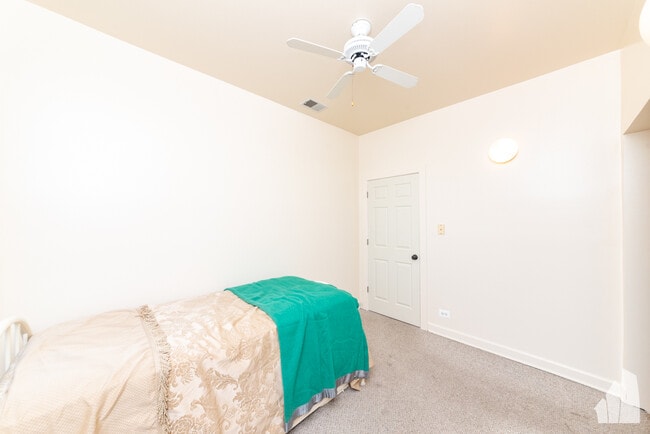 Building Photo - 3945 N Christiana Ave