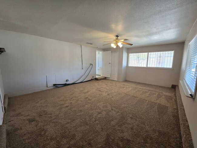 Building Photo - Lock in ($1850) off March 2026  if you move-in by Janaury 31st