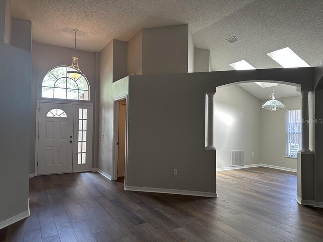 Building Photo - 8928 Southbay Dr