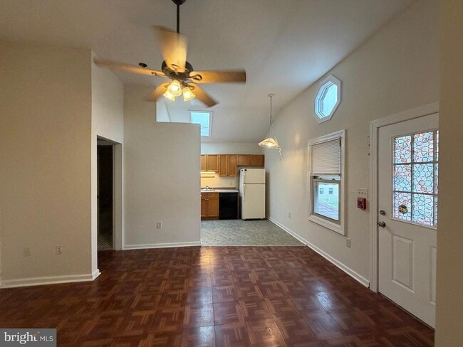 Building Photo - 1015 N Providence Rd