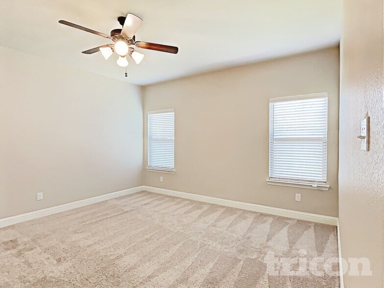 Building Photo - 7708 Cottonwood Dr