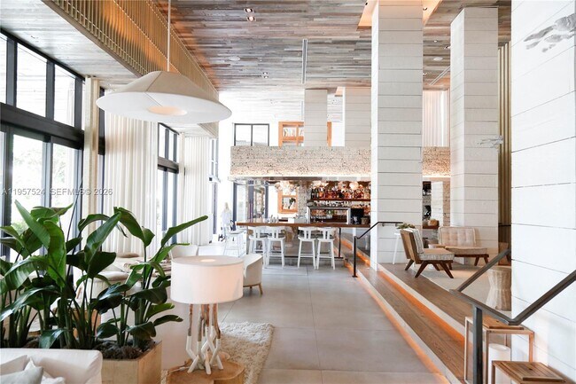 Building Photo - 2301 Collins Ave