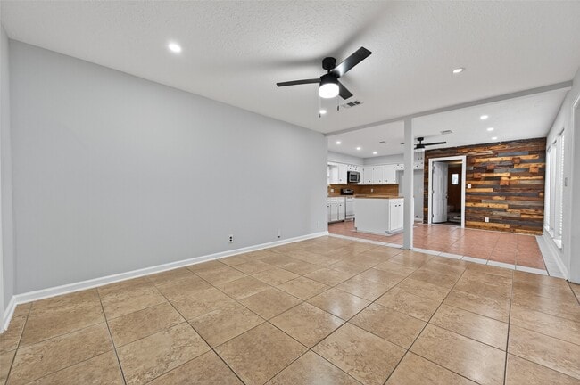 Building Photo - 6102 Crakston St