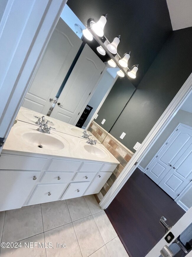 Building Photo - 9936 Watermark Ln W