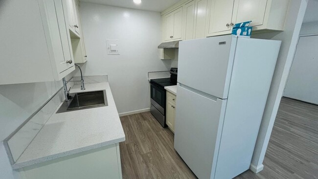 Building Photo - 1139 Ayala Dr