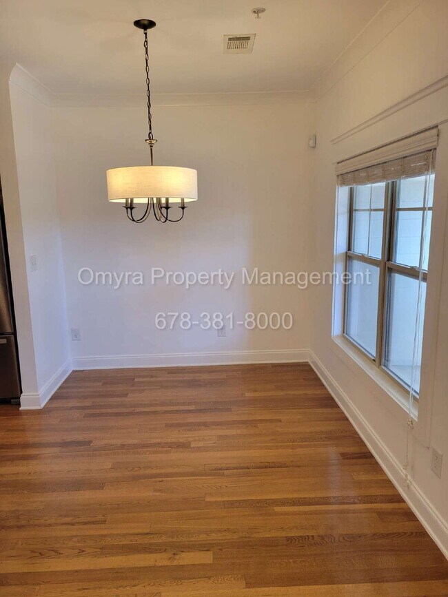 Building Photo - Stunning Townhome Overlooking Beltline at Grant Park!