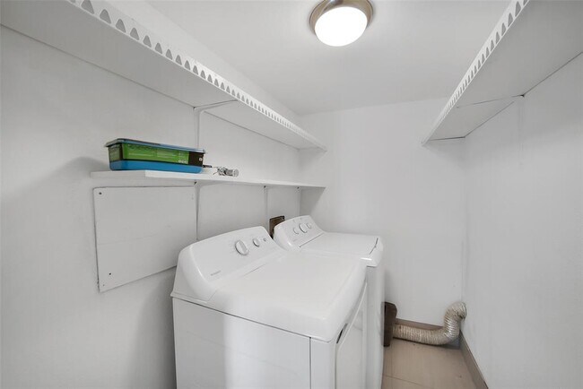 Building Photo - 4641 Wild Indigo St