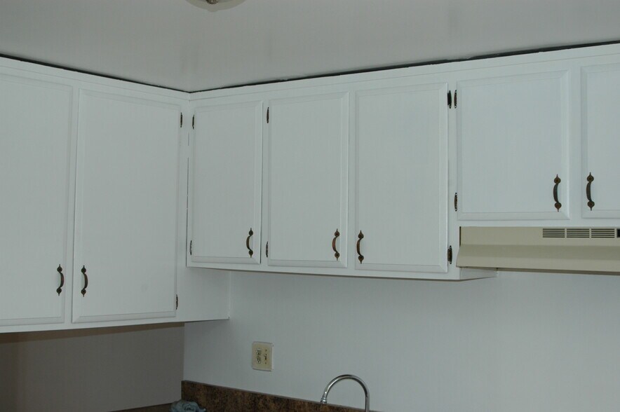 Kitchen - 7123 Lime Ave